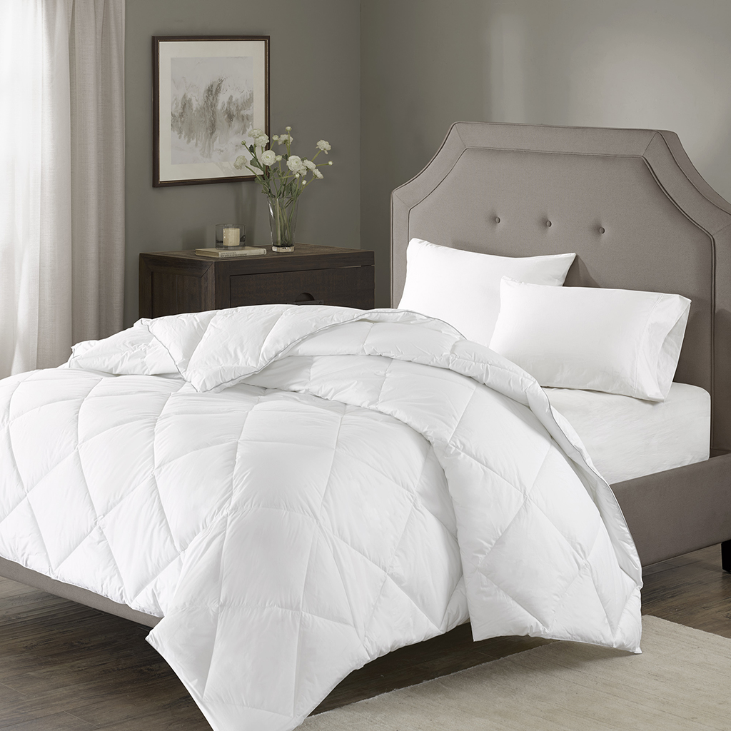 

Madison Park Signature - 1000 Thread Count Cotton Rich Diamond Quilting Down Alternative Comforter - White - Full/Queen