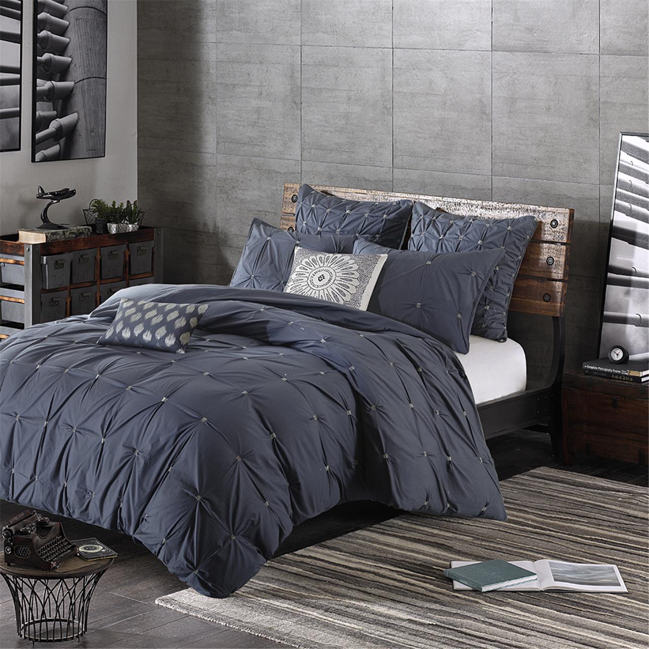 

INK+IVY - 3 Piece Elastic Embroidered Cotton Duvet Cover Set - Navy - Full/Queen