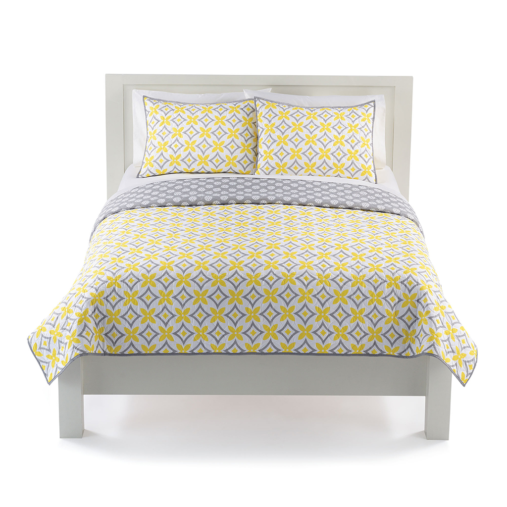 

Avenue 8 - Geo Reversible Coverlet Mini set - Yellow - Full/Queen