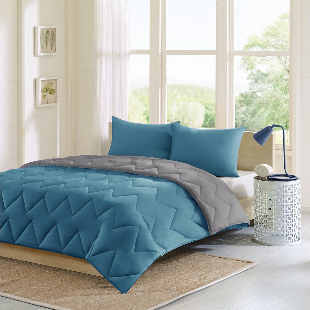 

Intelligent Design - Trixie Reversible Comforter Mini Set - Teal - Full/Queen