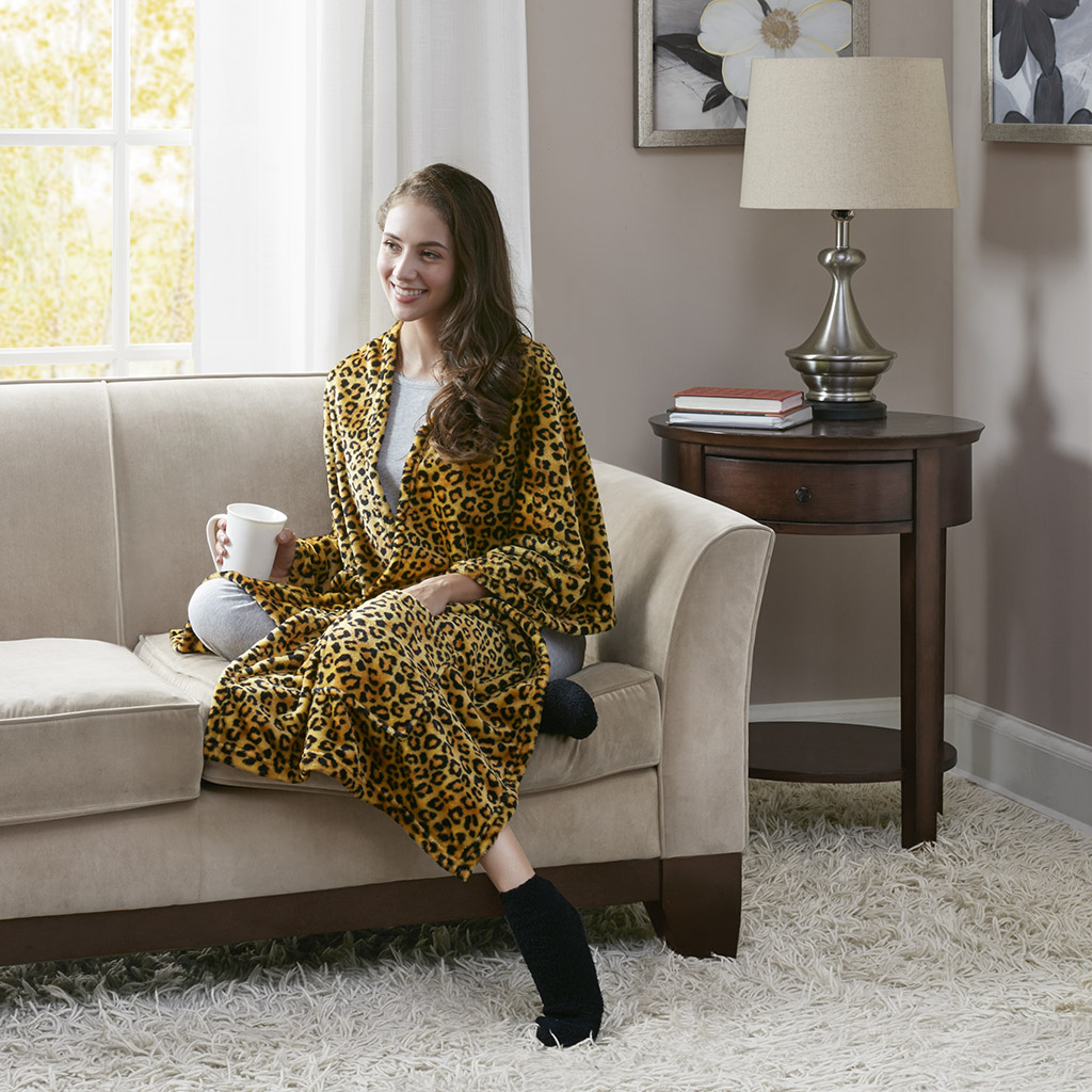 

Premier Comfort - Reader's Wrap with Sock Set - Cheetah - 22x88