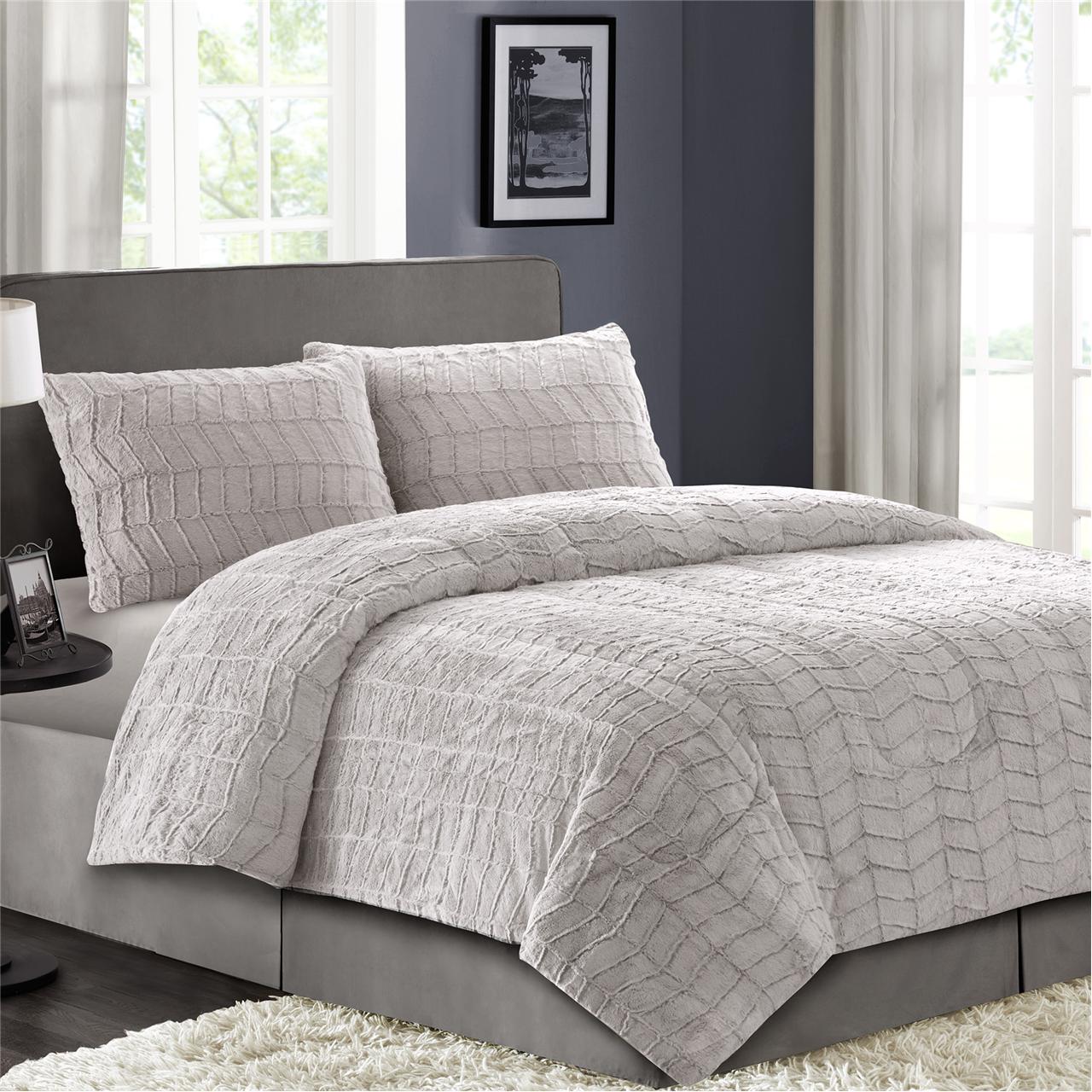 

Avenue 8 - BHG Long Fur Comforter Mini Set Comforter Mini Set - Grey - Queen