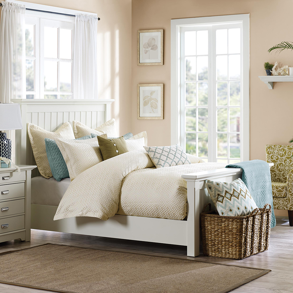 

Hampton Hill - Courtyard Comforter Set - Ivory - Queen