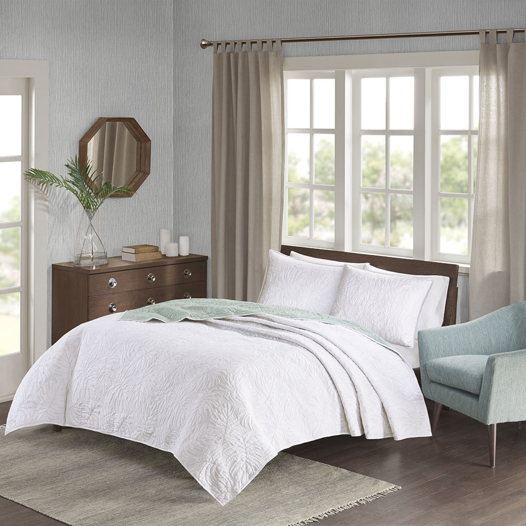 

Madison Park - Grand Isle 3 Piece Reversible Coverlet Set - Aqua - Full/Queen