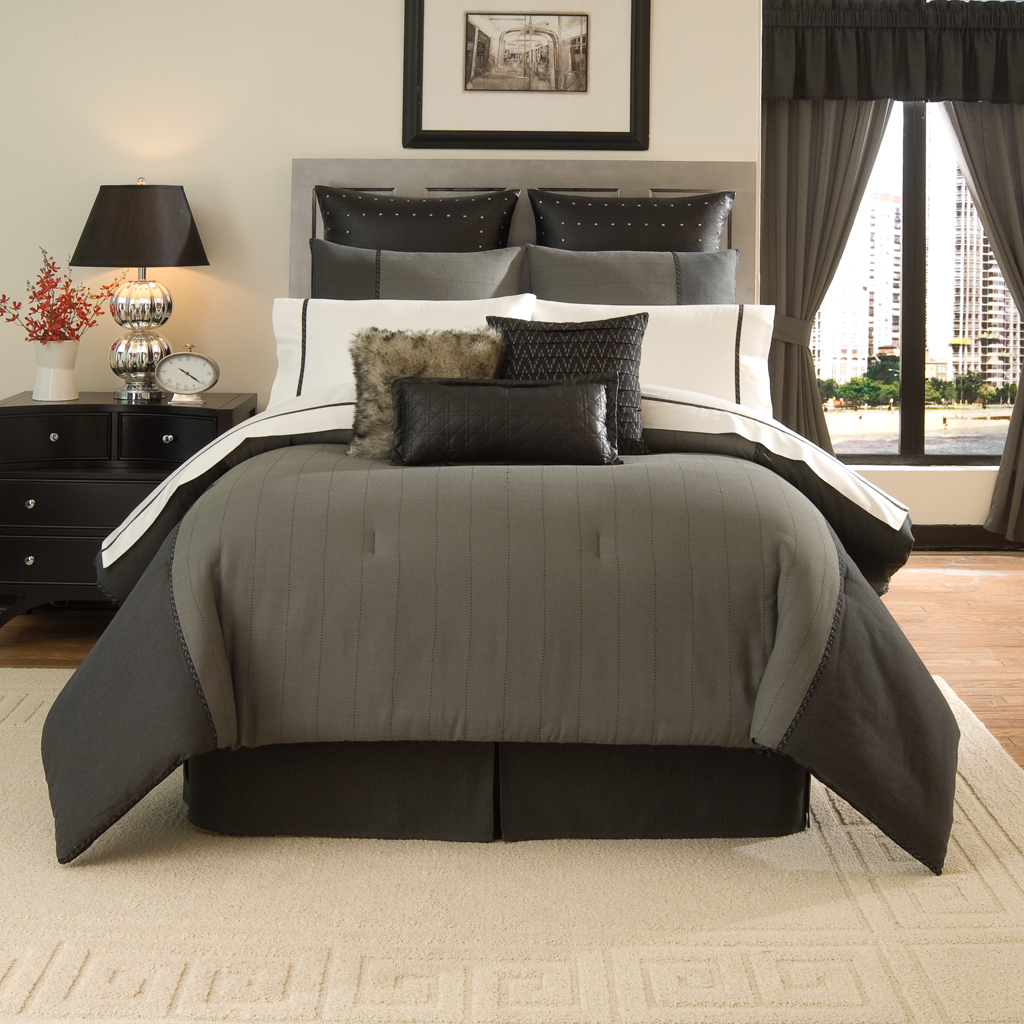 

Avenue 8 - Regent Comforter Set - Multi - King