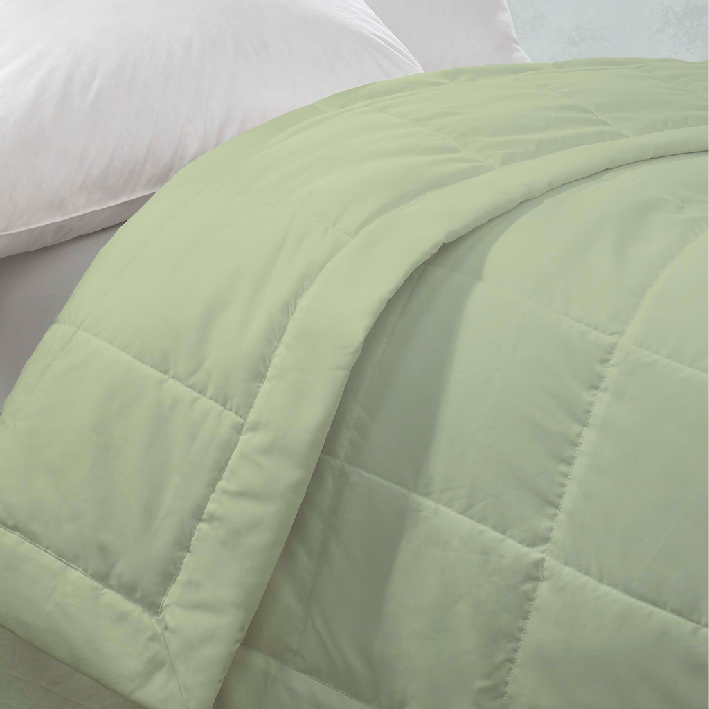 

Comfort Classics - Essential Home Microfiber Blanket - Green - Twin