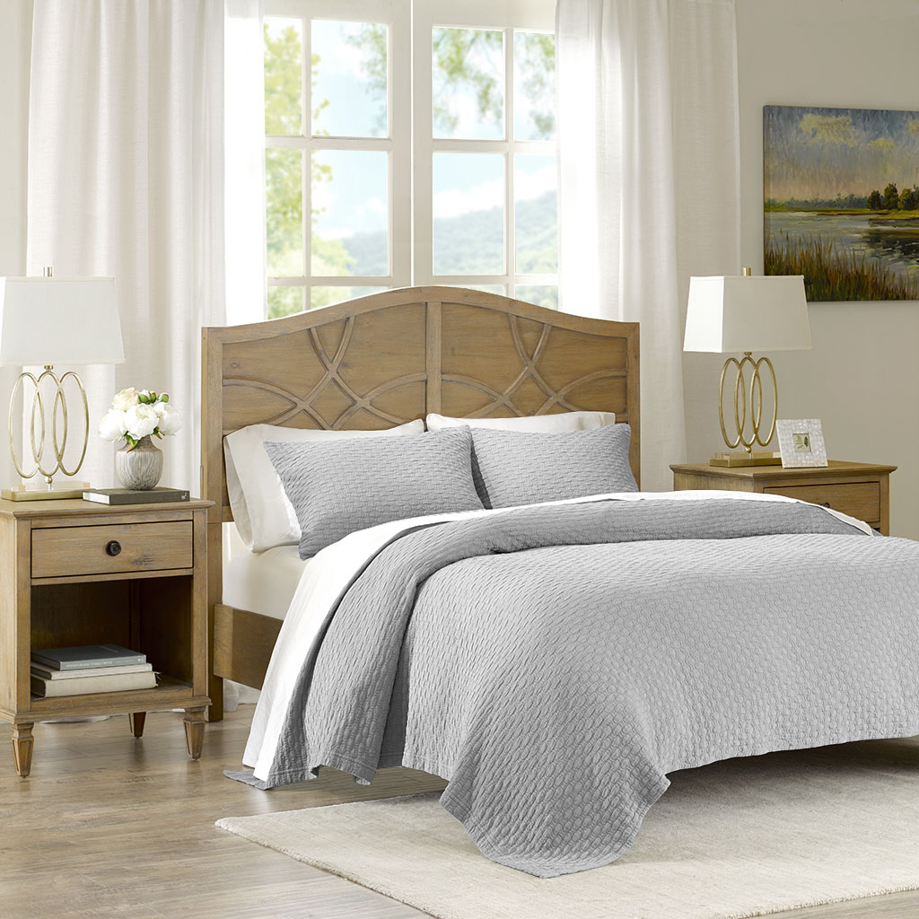 

Madison Park Signature - Valencia 3 Piece Matelassé Coverlet - Grey - King/Cal King