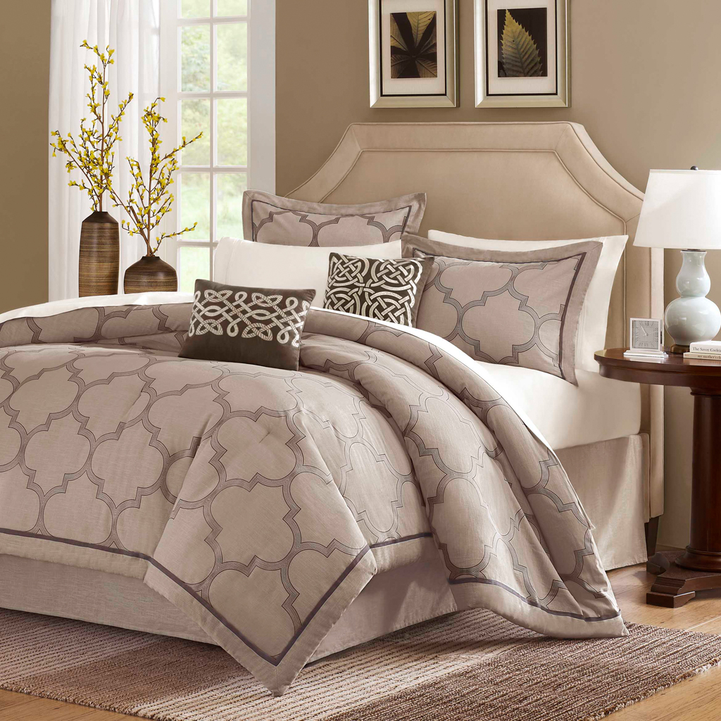 

Avenue 8 - Hamilton 6 Piece Luxury Set - Khaki - Queen