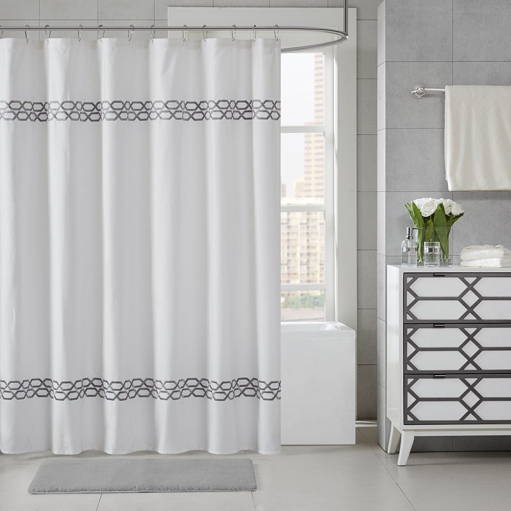 

Madison Park Signature - Chainlink Embroidered Shower Curtain - Grey - 72x72