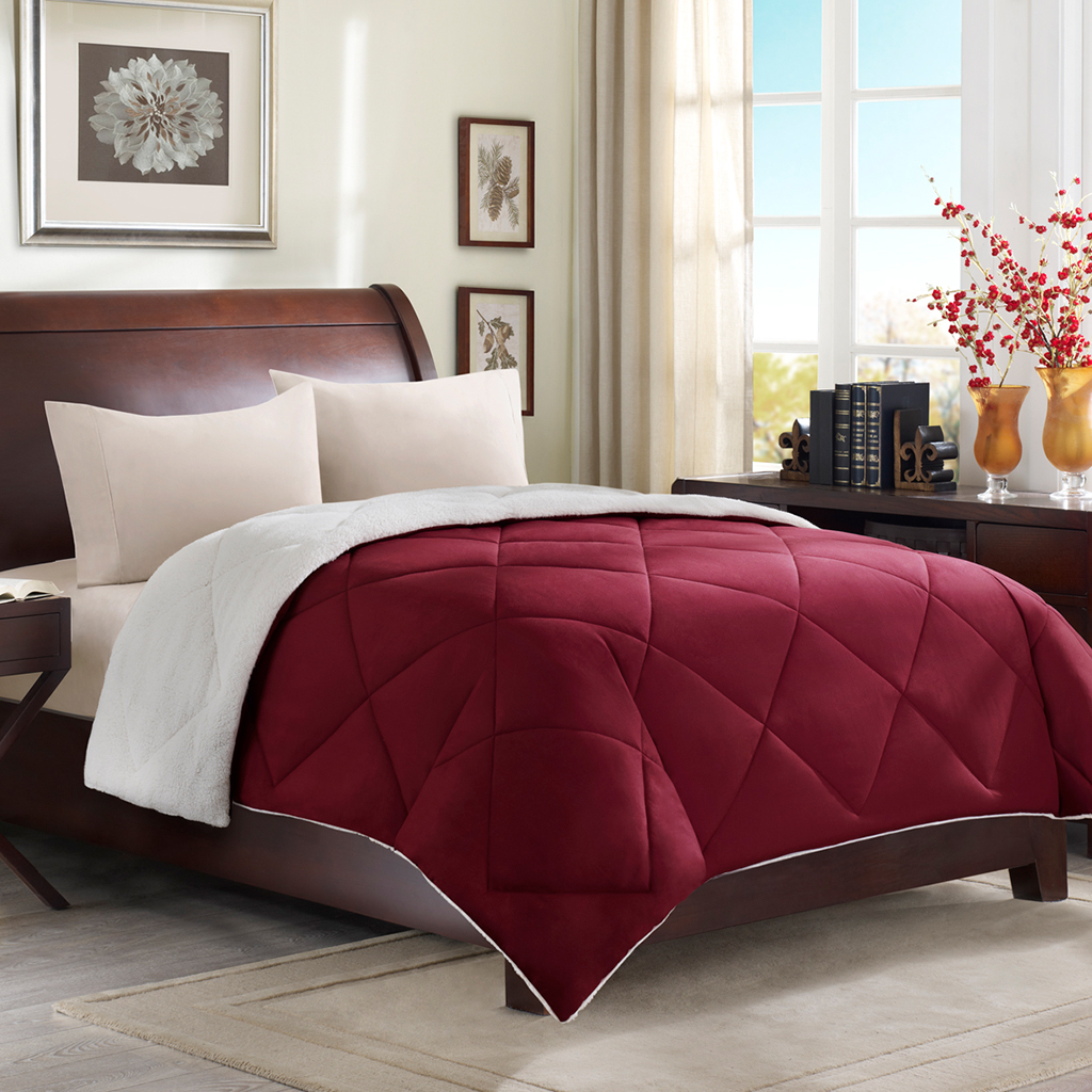 

Comfort Classics - Microfiber/Berber Down Alt Comforter - Red - Full/Queen