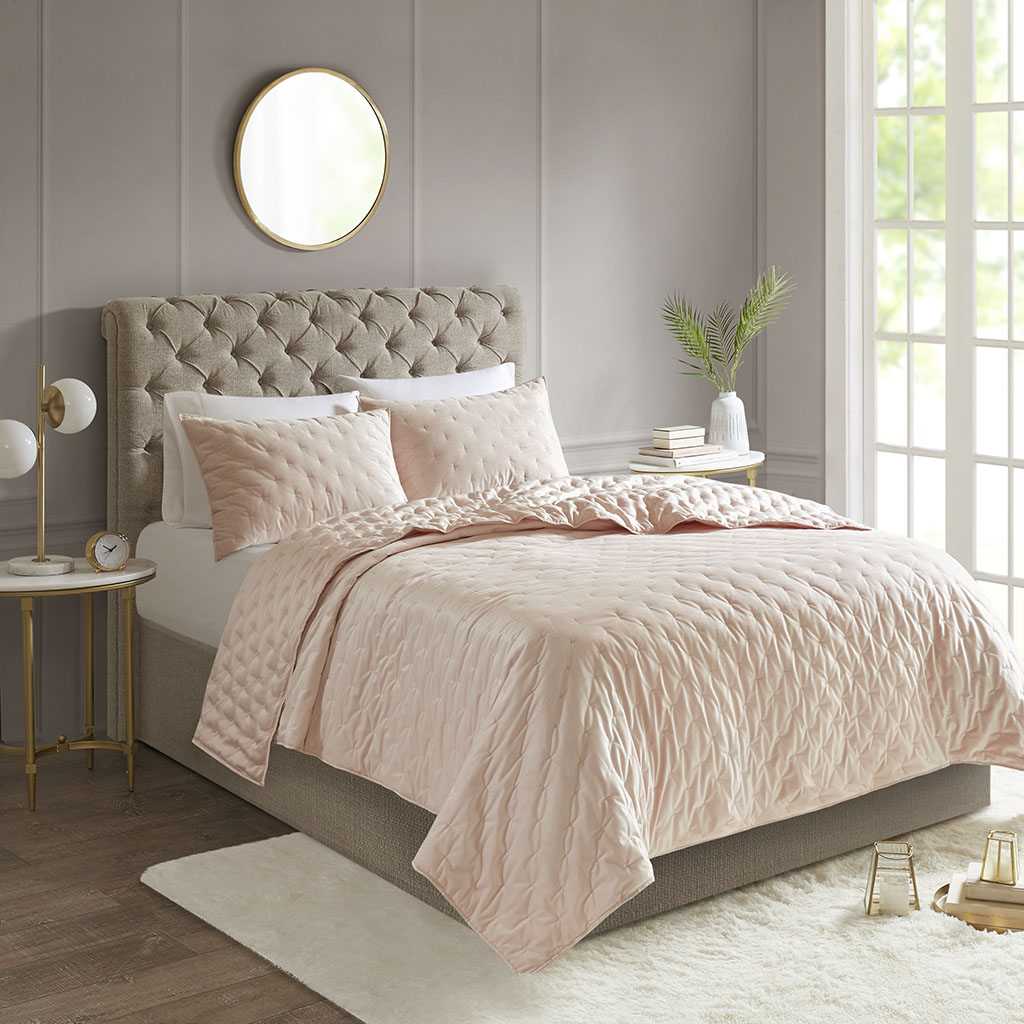 

Madison Park - Leah 3 Piece Tufted Faux Velvet Reverse to Charmuse Coverlet Set - Blush - Full/Queen