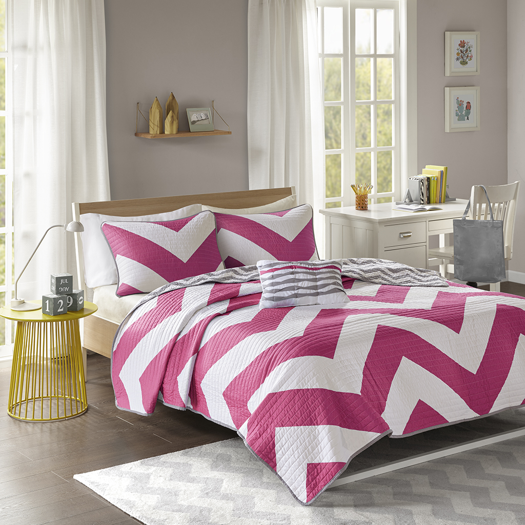 

Mi Zone - Libra Reversible Coverlet Set - Pink - Full/Queen