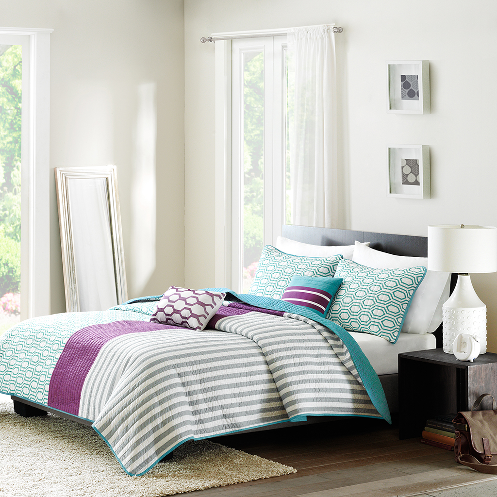 

Intelligent Design - Viva Coverlet Set - Purple - Full/Queen