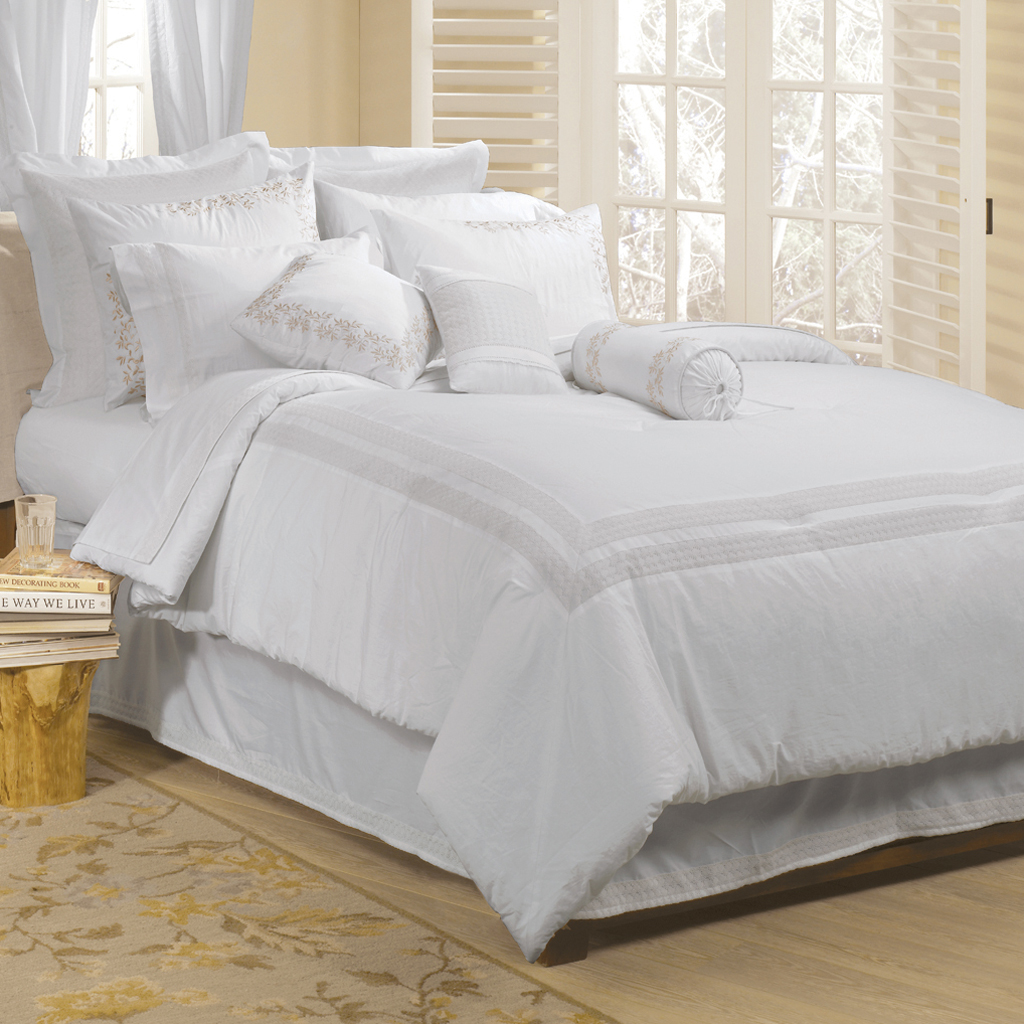 Gramercy Park Estate 8 Piece Bed In A Bag White Queen
