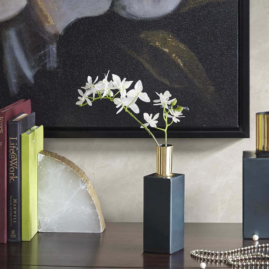 

Madison Park Signature - Tivoli Square Vase - Black - Small