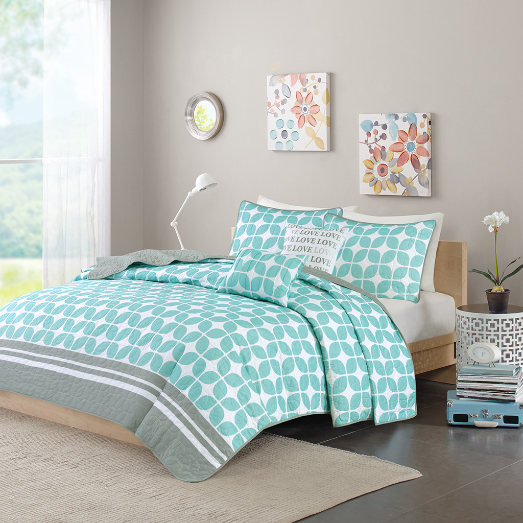 

Intelligent Design - Lita Coverlet Set - Aqua - Twin/Twin XL