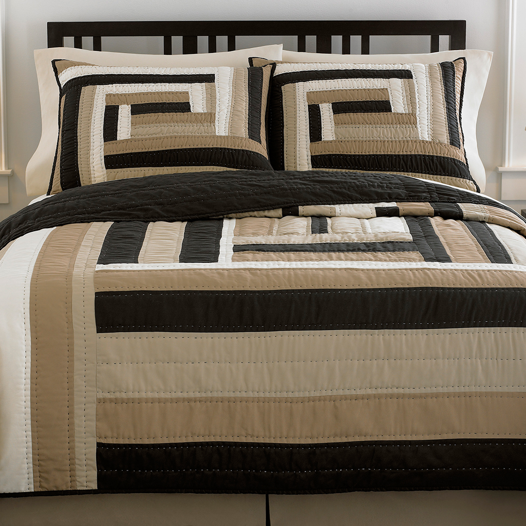 

Avenue 8 - BHG Wave Box Coverlet - Black - Full/Queen