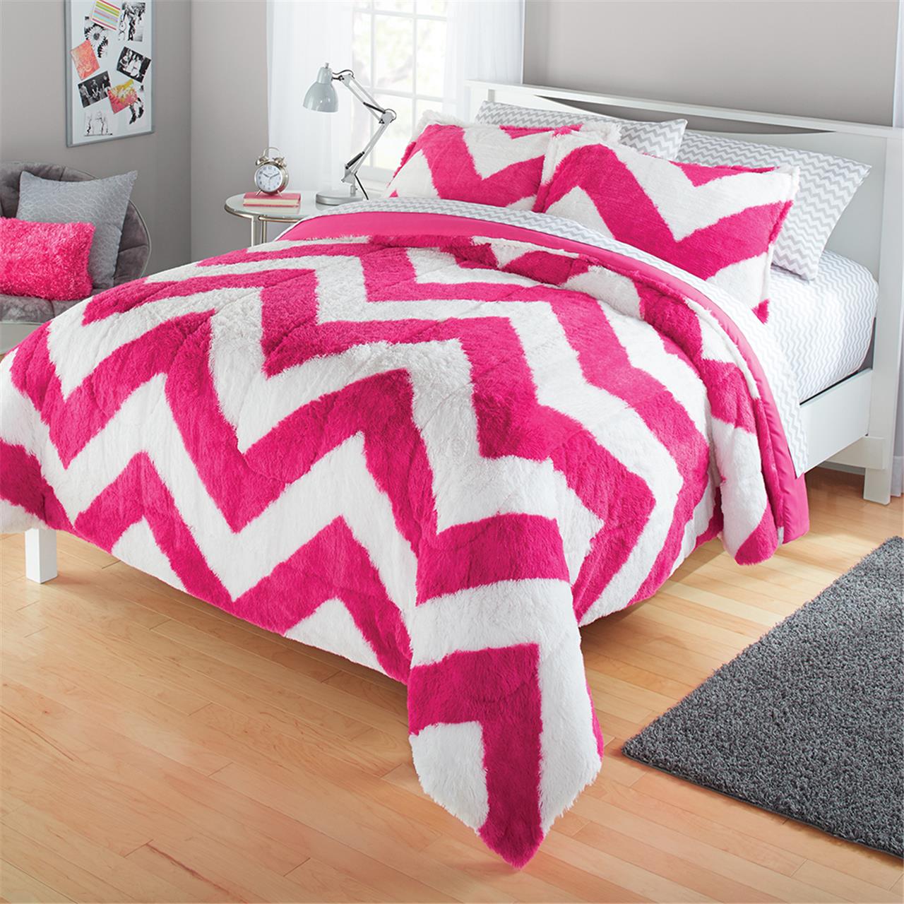 

Avenue 8 - LID YZ Solid Long Fur Comforter Mini Set - Pink - Full/Queen