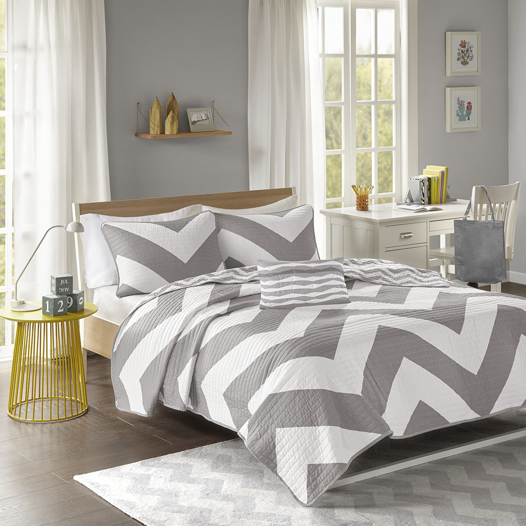 

Mi Zone - Libra Reversible Coverlet Set - Grey - King/Cal King