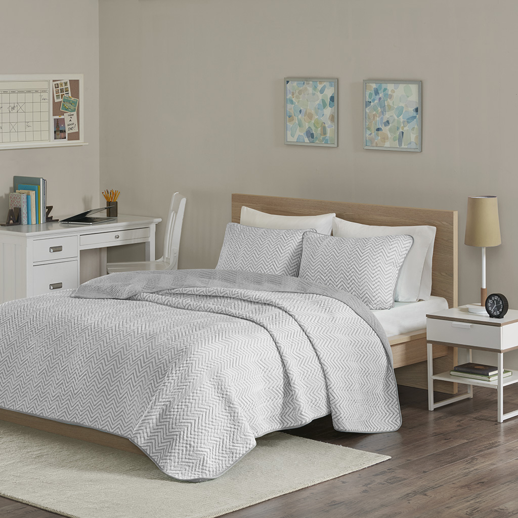 

Intelligent Design - Lizzie Cotton Blend Jersey Knit Quilt Set - Grey - Full/Queen