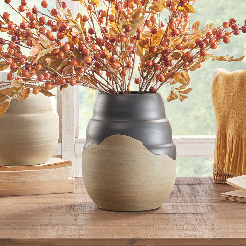 

INK+IVY - Lima Vase - Round - Black/Sand - Medium