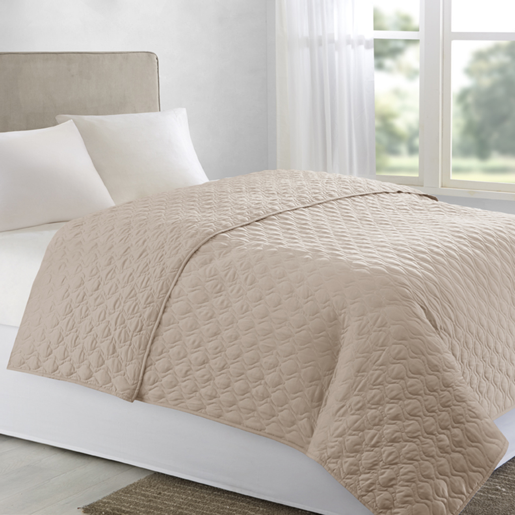 

Madison Park - Quilted Micro Fiber Blanket Blanket - Taupe - Full/Queen