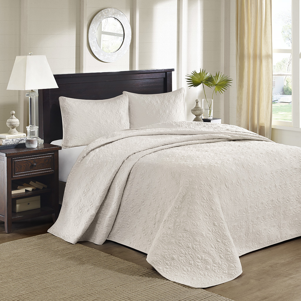 

Madison Park - Quebec Reversible Bedspread Set - Cream - Full