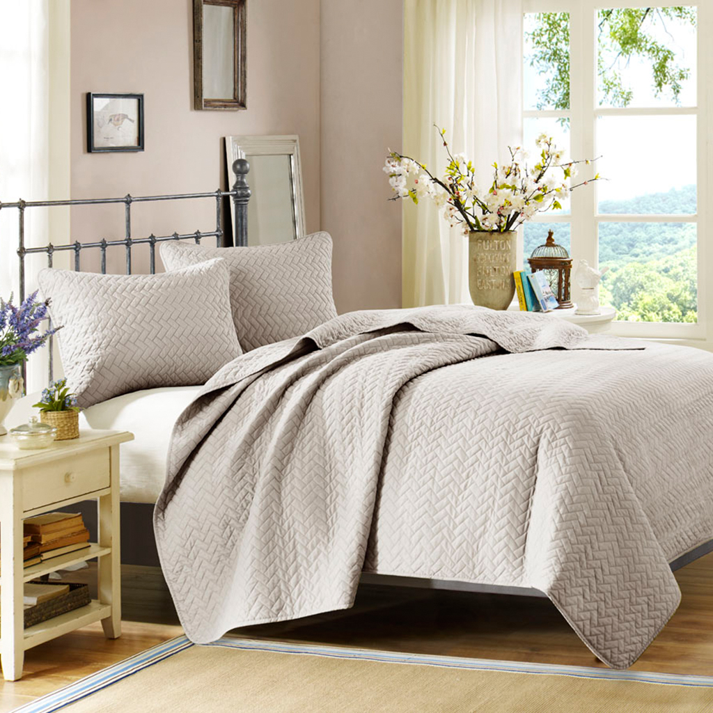 

Hampton Hill - Velvet Touch Coverlet Set - Linen - Queen