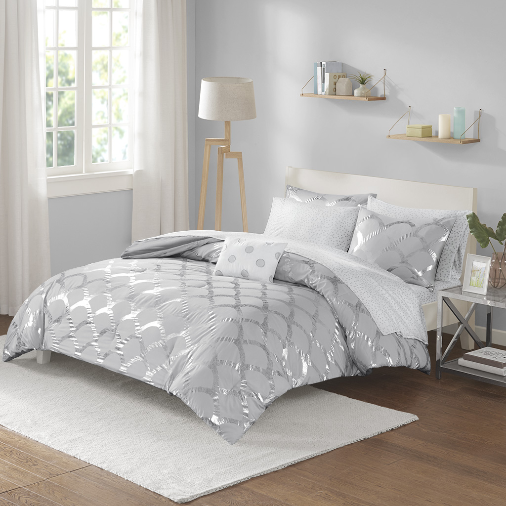 

Intelligent Design - Lorna Comforter and Sheet Set - Gray - Full