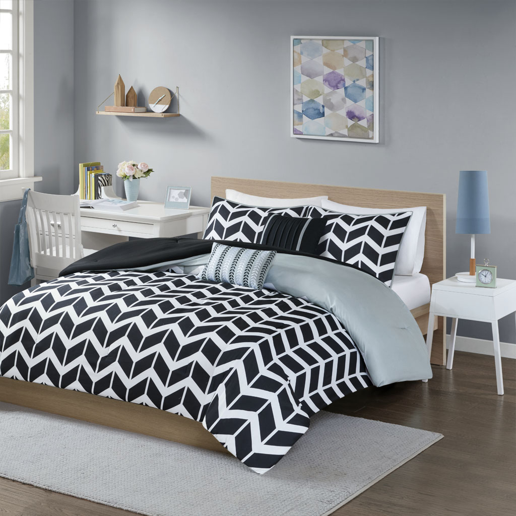

Intelligent Design - Nadia Comforter Set - Black - Twin/Twin XL
