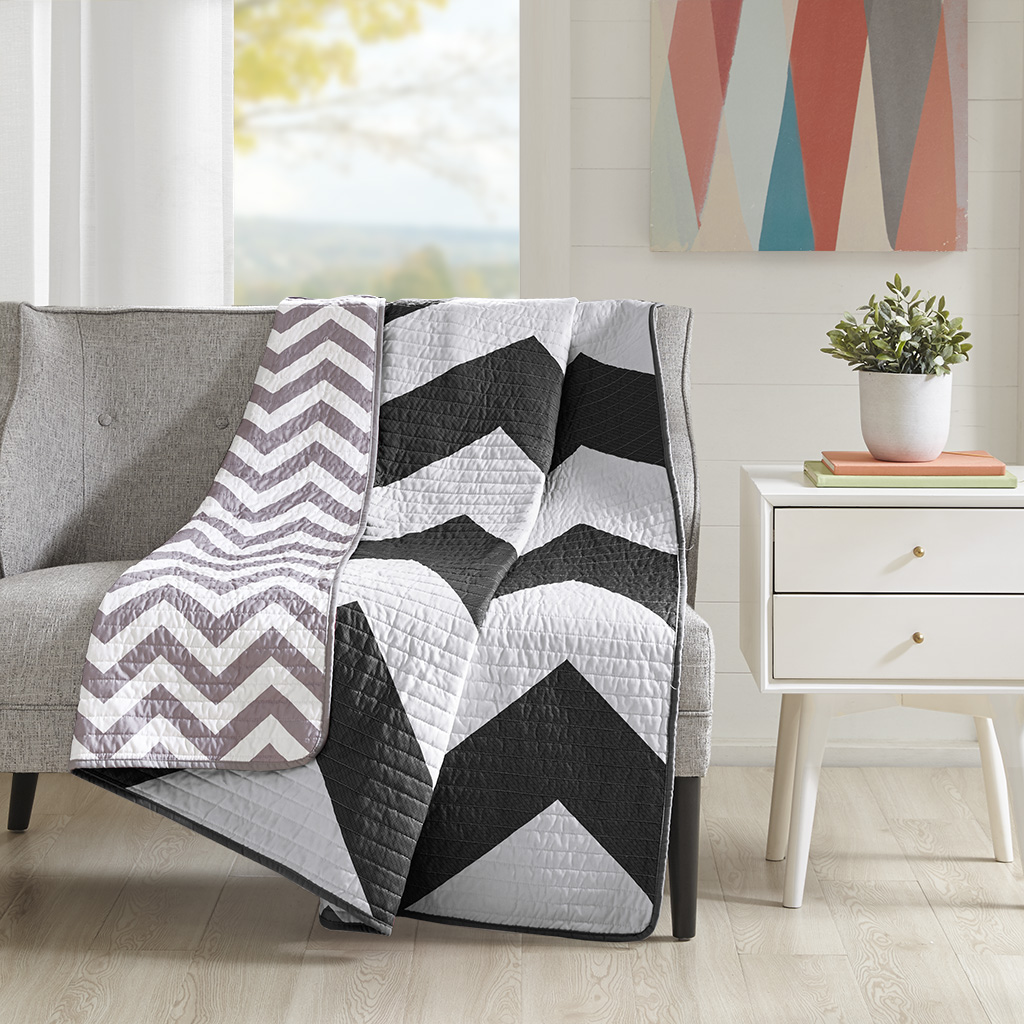 

Mi Zone - Libra Oversized Quilted Throw - Black - 60x70