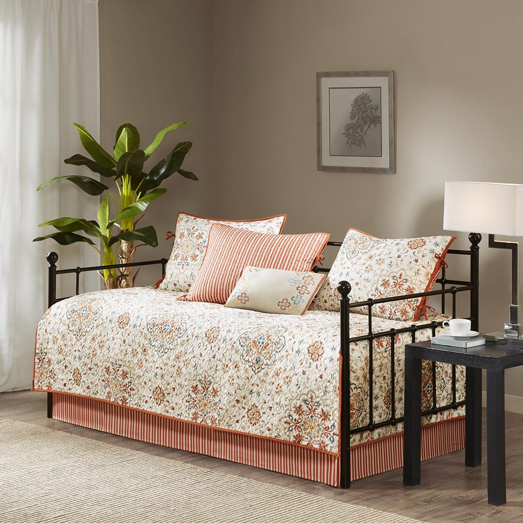 

Madison Park - Tissa 6 Piece Reversible Daybed Cover Set - Ivory - Daybed