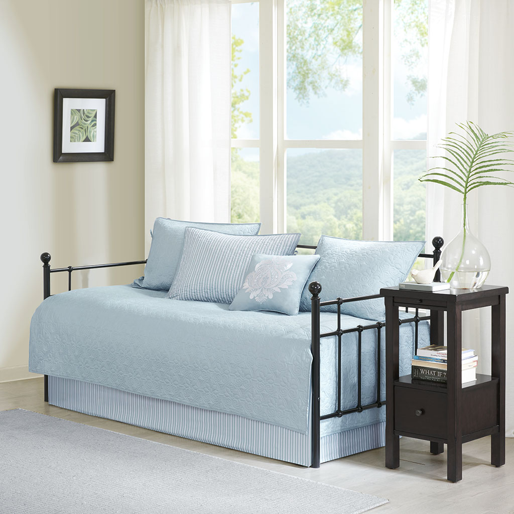 

Madison Park - Quebec 6 Piece Reversible Daybed Cover Set - Blue - Daybed