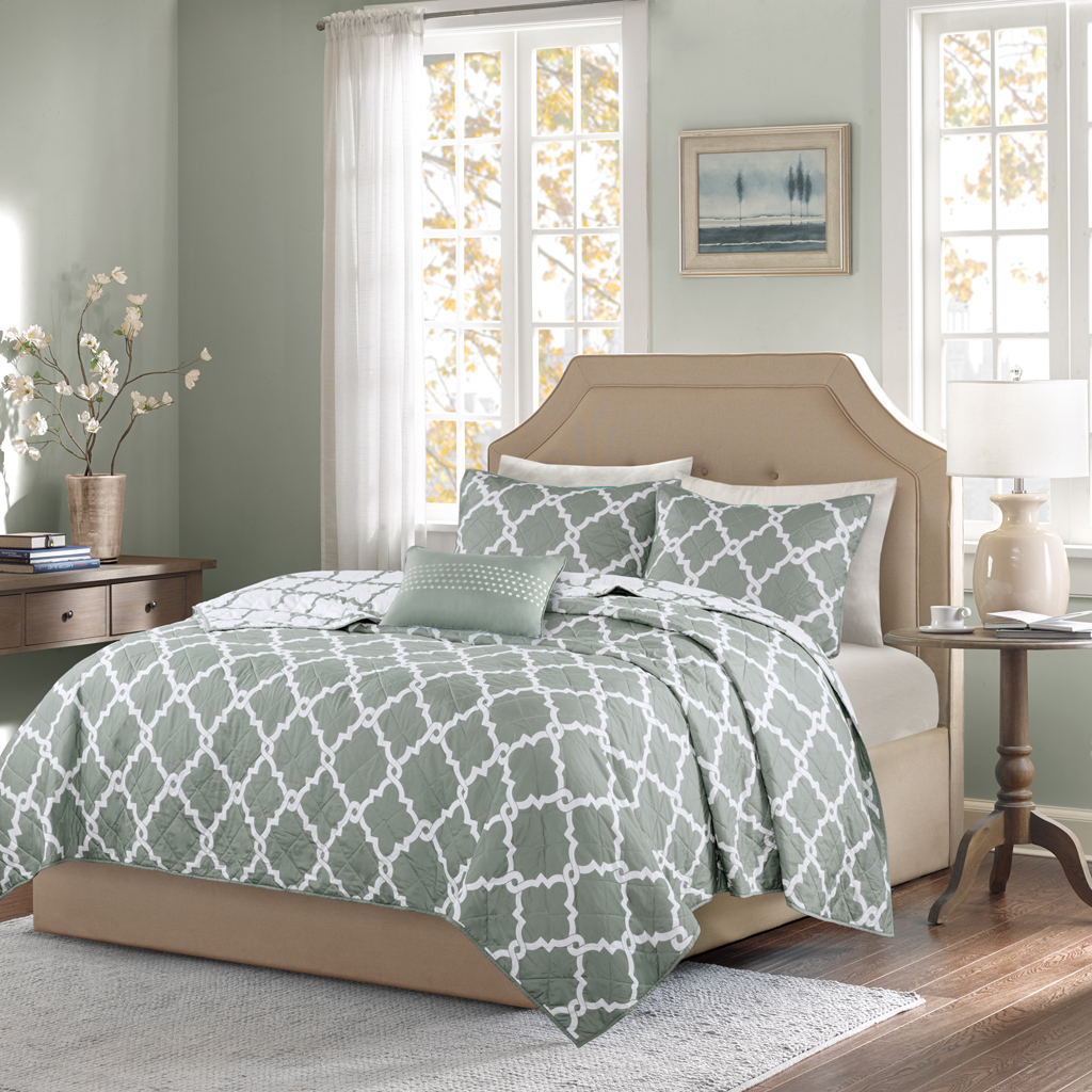 

Madison Park Essentials - Merritt 4 Piece Reversible Coverlet Set - Grey - King/Cal King