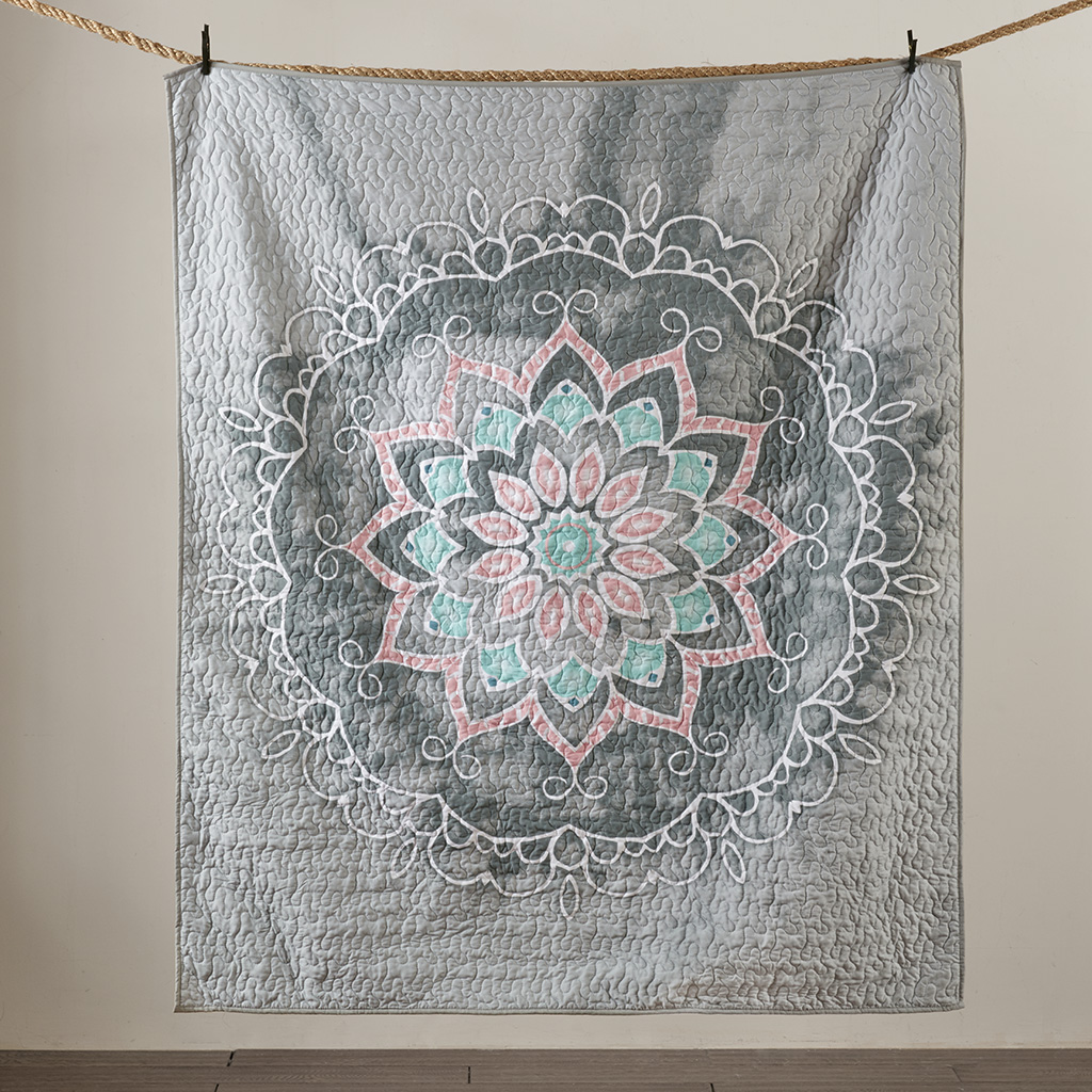 

Intelligent Design - Medallion Quilted Throw - Grey - 50x60