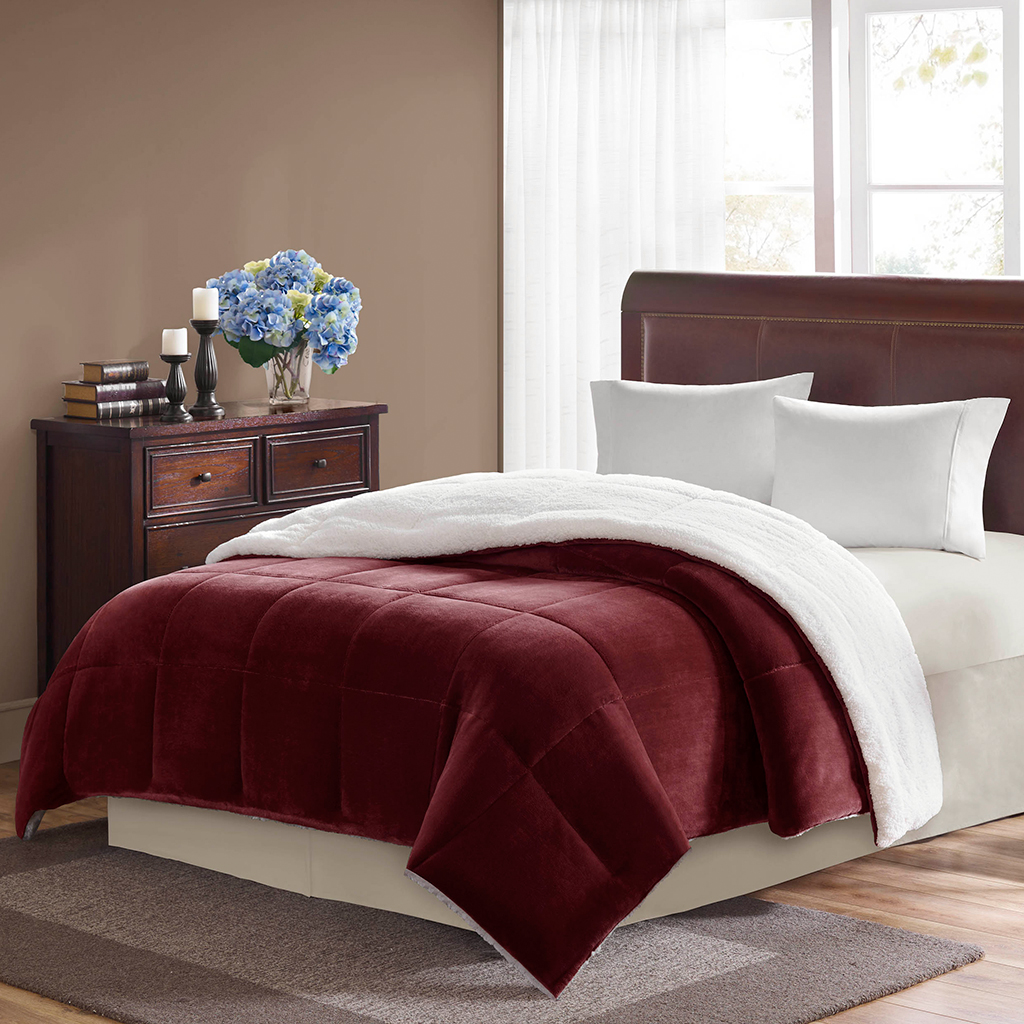 

Avenue 8 - BHG Micro Light/Sherpa Comforter Comforter - Red - Full/Queen