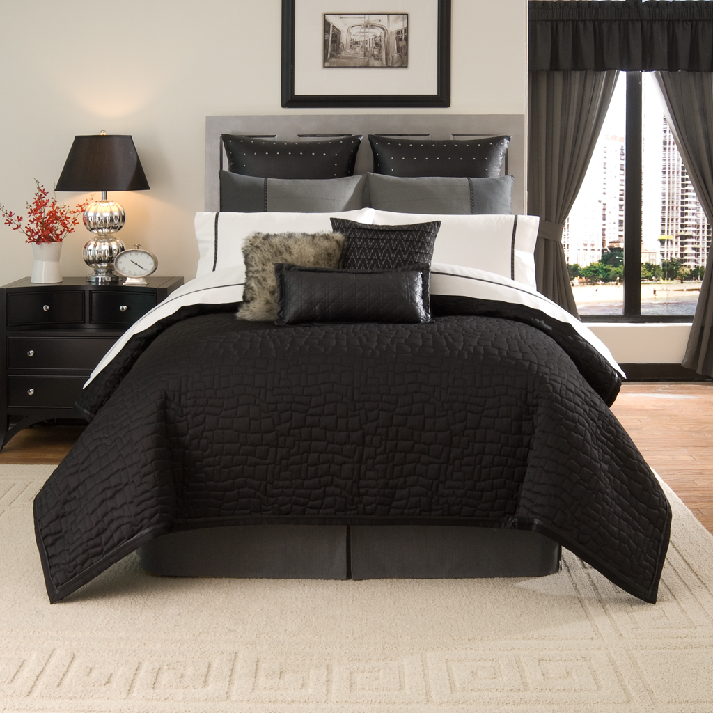 

Gramercy Park - Regent Coverlet - Black - Queen