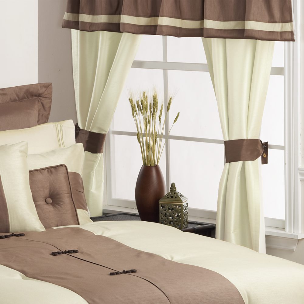 

Avenue 8 - Journey Window Valance - Ivory - See below