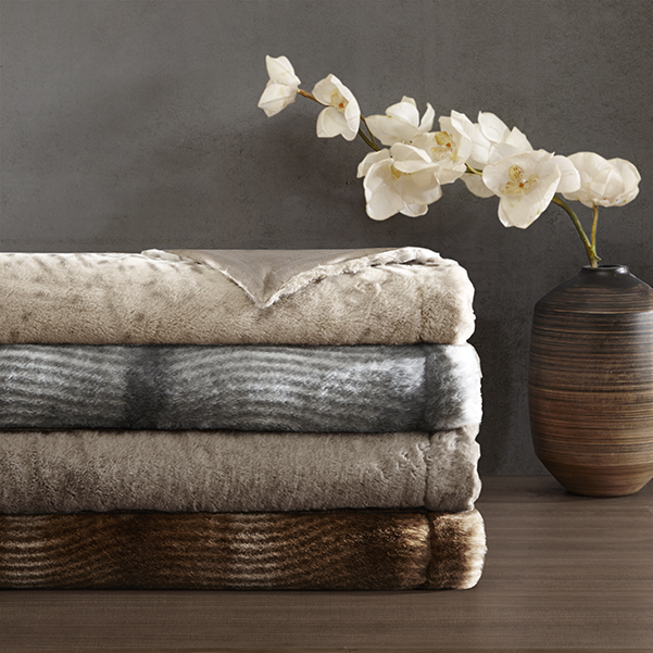 

Madison Park Signature - Serengeti Luxury Faux Fur Throw - Snow Leopard - 50x60