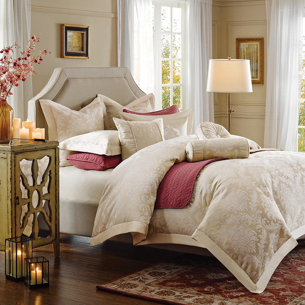 

Hampton Hill - Candlelight Comforter Set - Multi - Queen