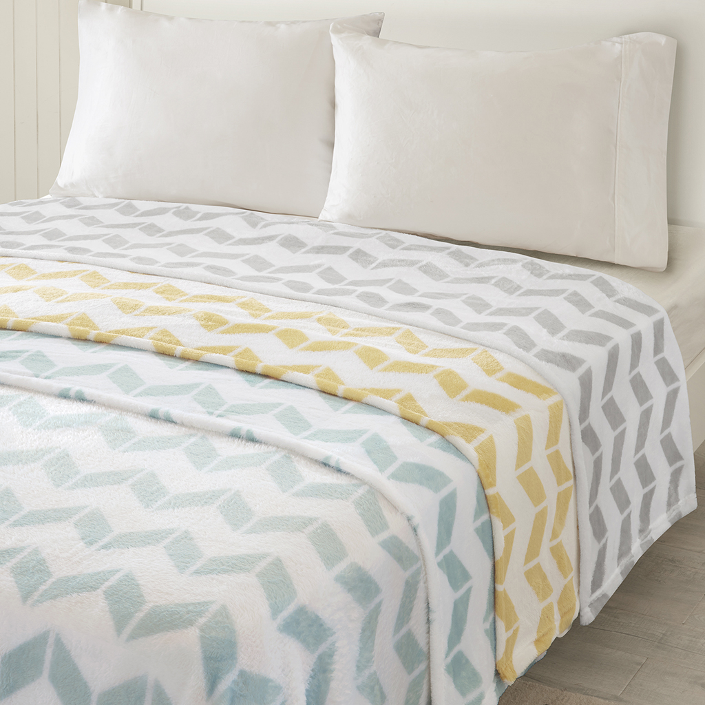 

Intelligent Design - Chevron Plush Blanket - Yellow - King