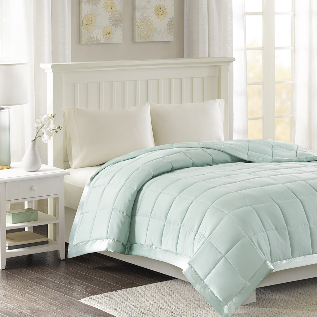 

Madison Park - Windom All Season Hypoallergenic Microfiber Down Alternative Blanket with 3M Scotchgard - Seafoam - King